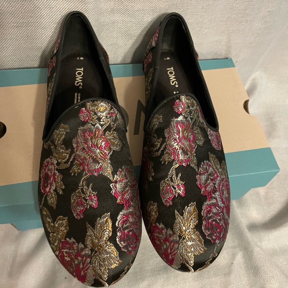 TOMS Darcy Women's Black Metallic Floral Brocade Loafers US size 7